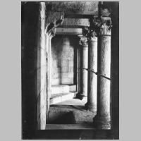 Chapel of the Nine Altars, south west wall of triforium  Foto Courtauld Institute of Art.jpg